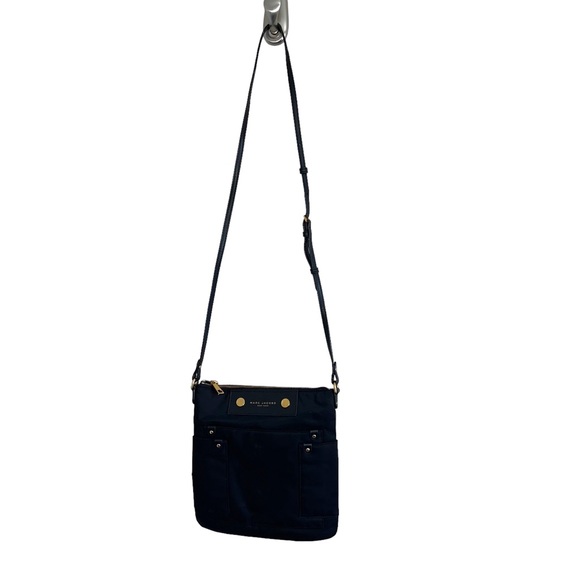 Marc Jacobs Black Nylon Crossbody Bag Purse Zipper Closure Gold Tone Hardware - Picture 1 of 12